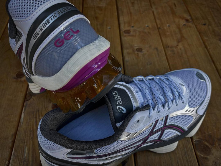 کتونی مردانه خارجی برند اسیکس مدل پاشنه ژلی